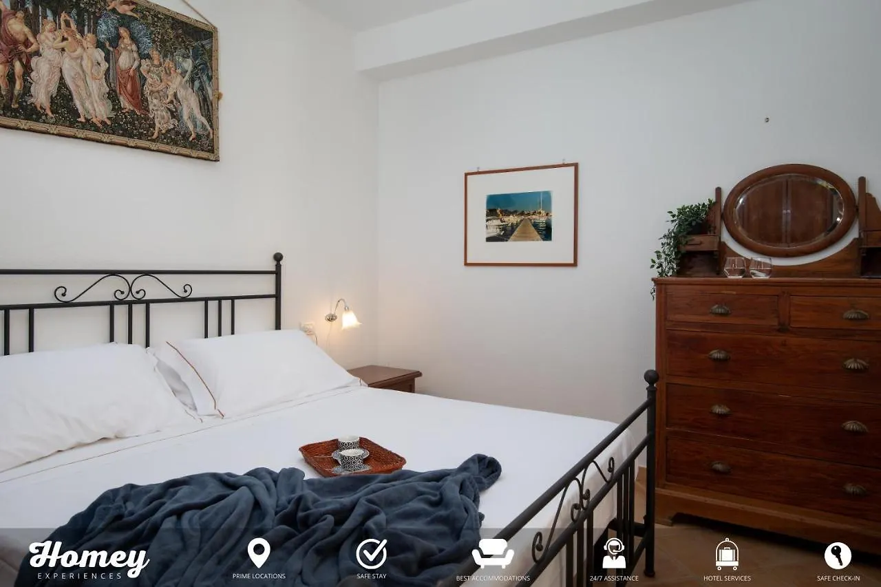 Homey Experience - Central Stay La Maddalena  0*, La Maddalena (Sassari) Italy