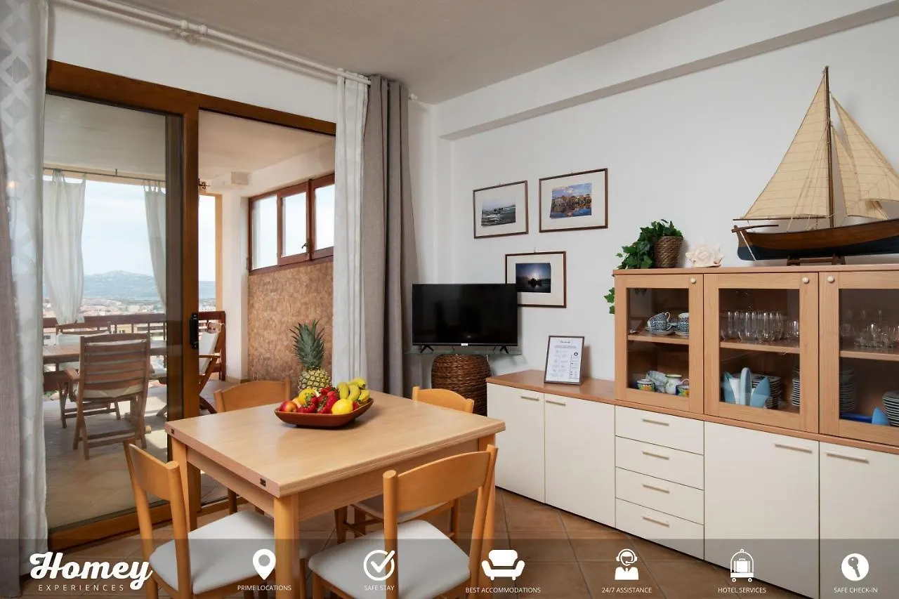 Homey Experience - Central Stay La Maddalena  Apartment