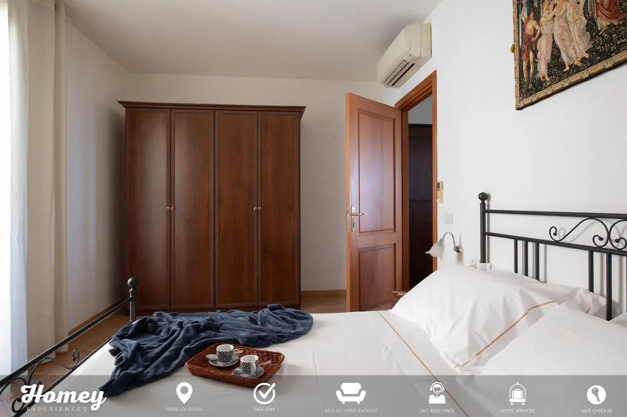 Homey Experience - Central Stay La Maddalena  La Maddalena (Sassari)
