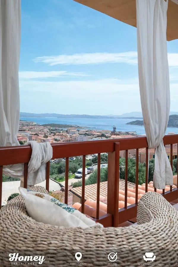 Homey Experience - Central Stay La Maddalena  Italy